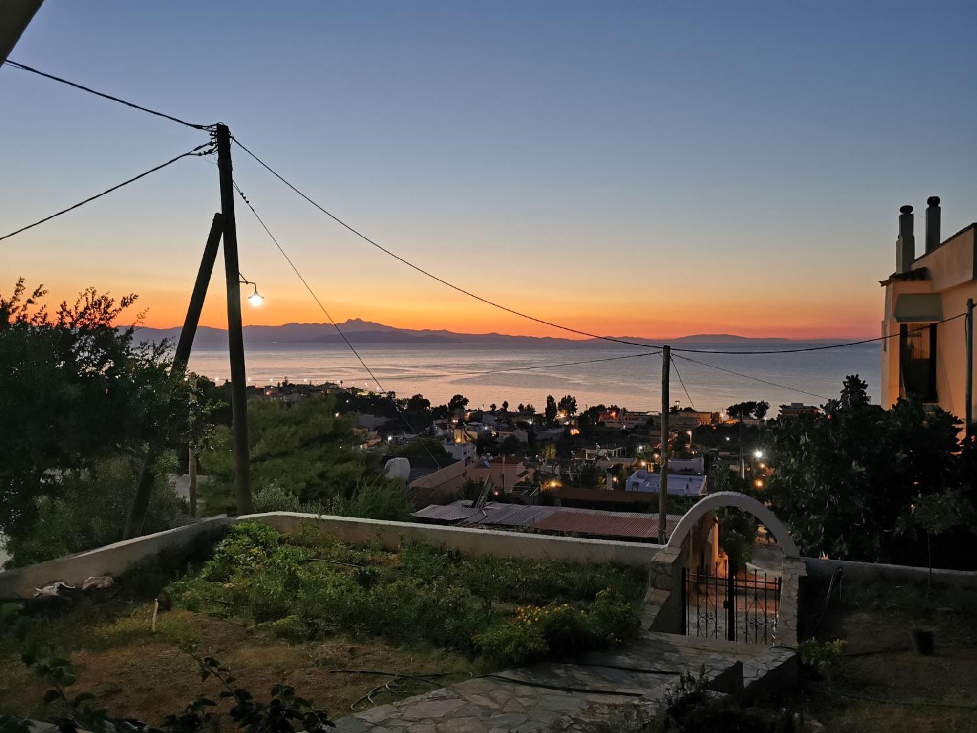 House Anatoli, Big Veranda With View, 11 Km To Airport Holiday home