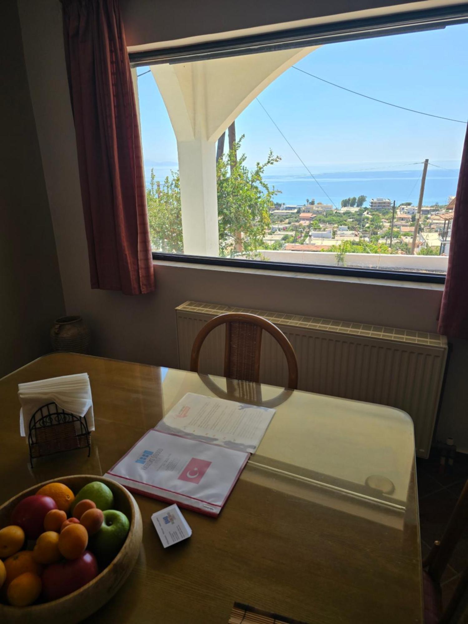 House Anatoli, Big Veranda With View, 11 Km To Airport Holiday home Artemida (Attica)