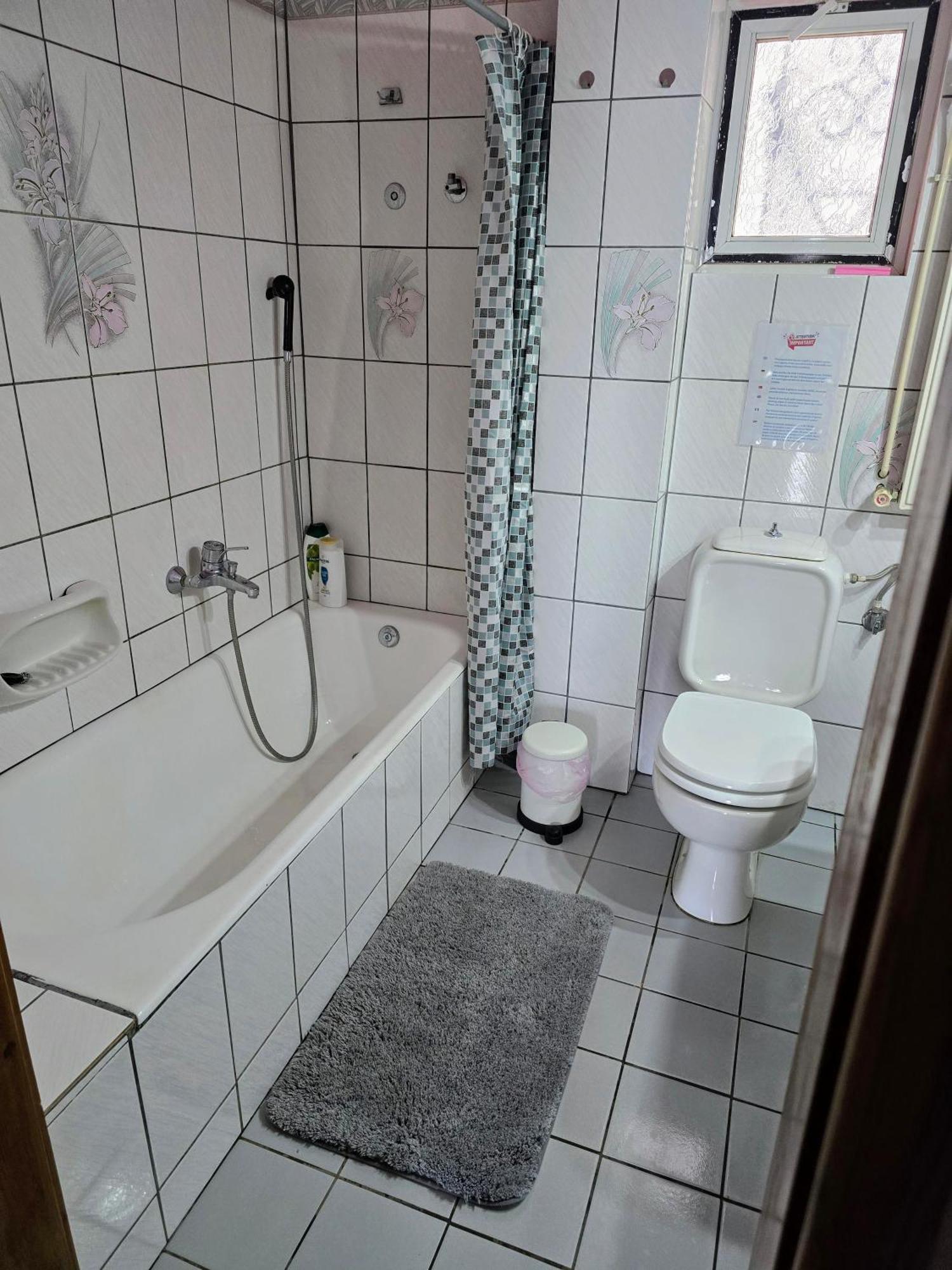 House Anatoli, Big Veranda With View, 11 Km To Airport Holiday home